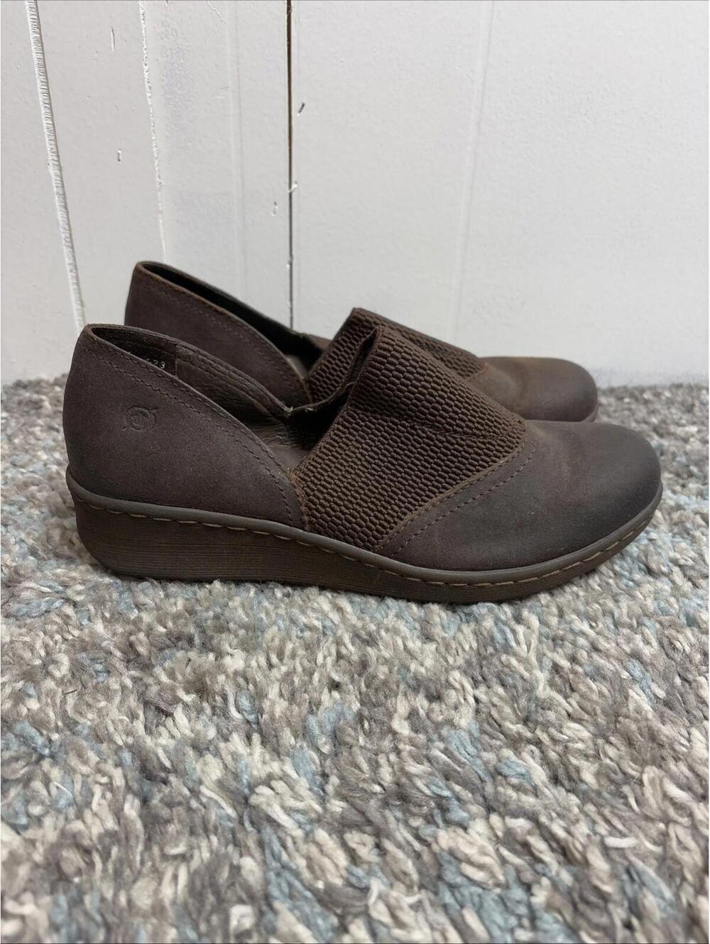 Born Shoes Womens 8.5 Tinetto Slip On Stretchy Uppers Leather Quality Comfort